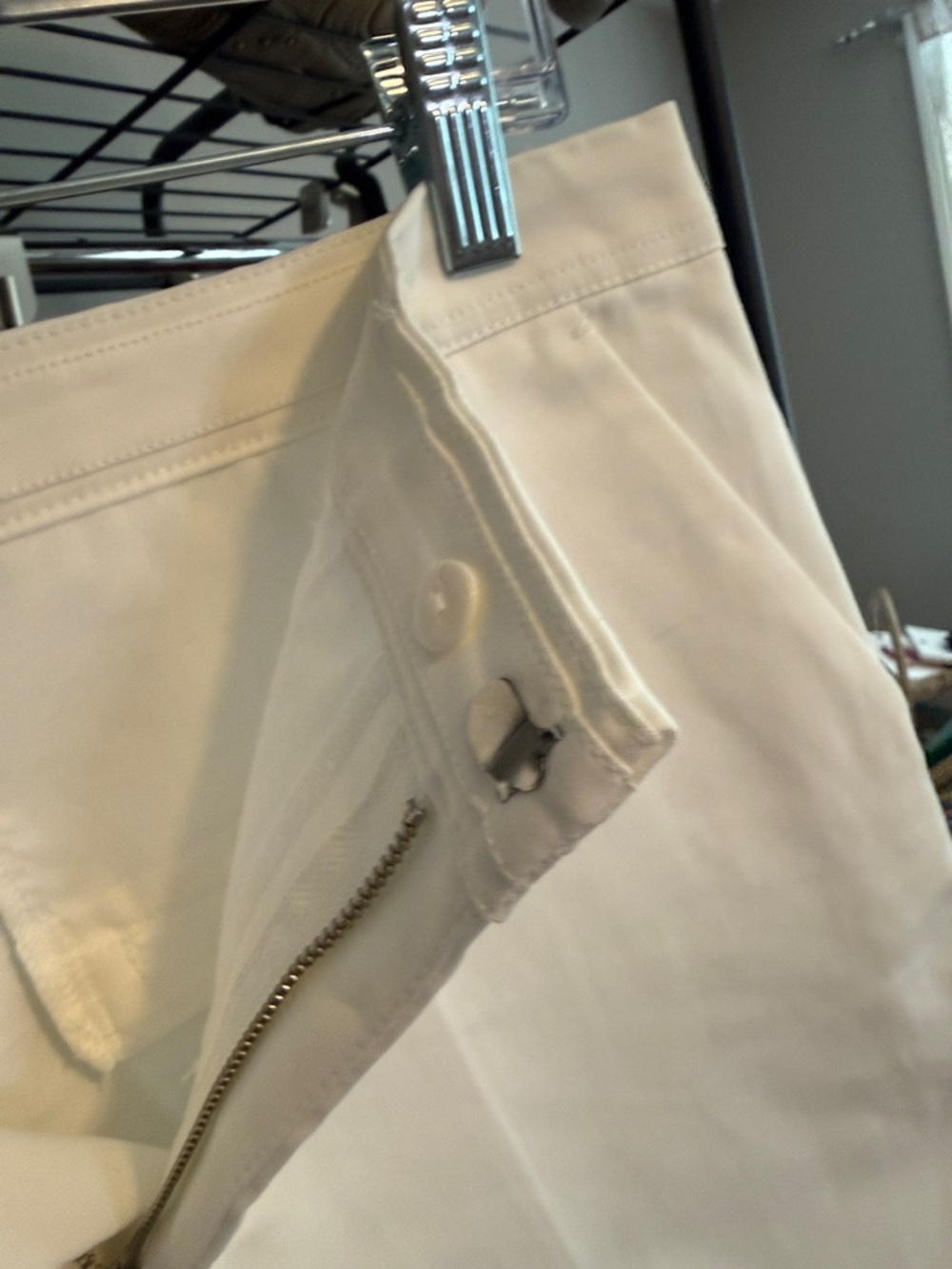 Zara Off-White High-Waist Tailored Bermuda Shorts - Picture 4 of 6